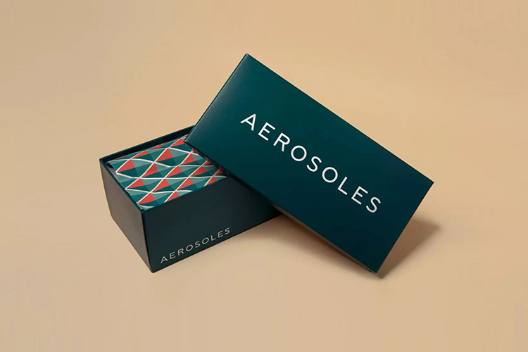 美国鞋品牌 爱柔仕（Aerosoles）更新logo