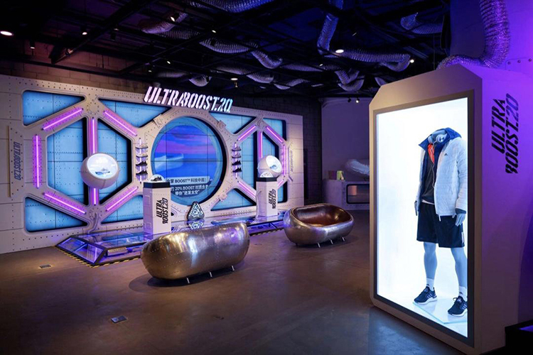 阿迪达斯引人入胜的品牌设计