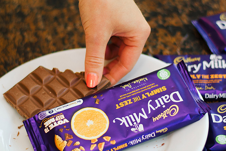 吉百利（Cadbury）巧克力品牌推出全新LOGO